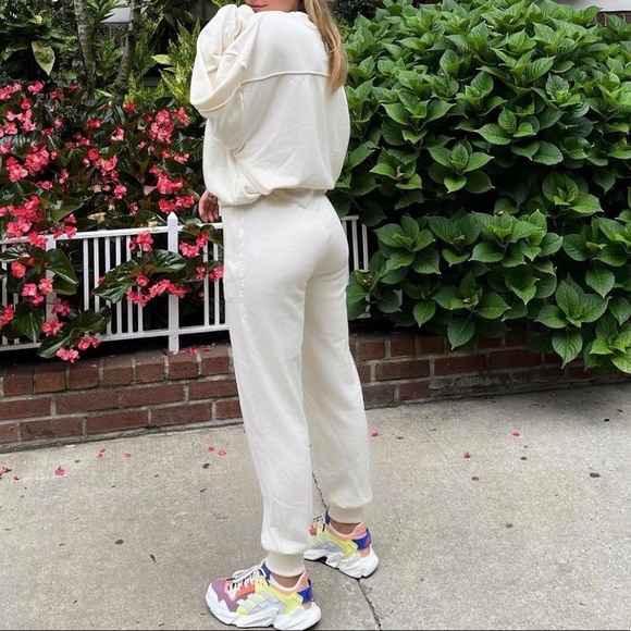 ME☺️- EVERYTHING height, lb and about me! - Picture 1 of 6